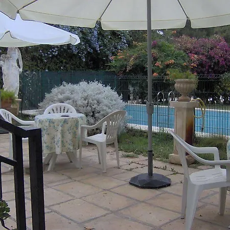 Frühstückspension Santa Fara 3*