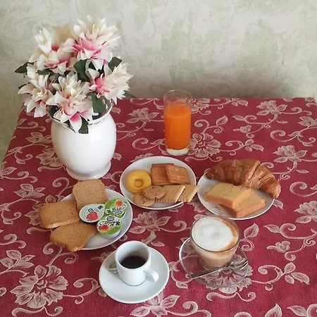 Santa Fara Bed & Breakfast