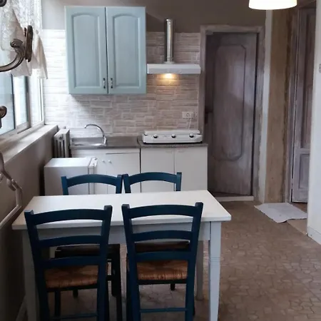 Santa Fara Bed and Breakfast Μπάρι