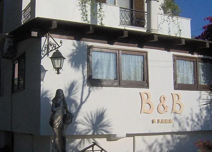 Santa Fara Bed & Breakfast Bari